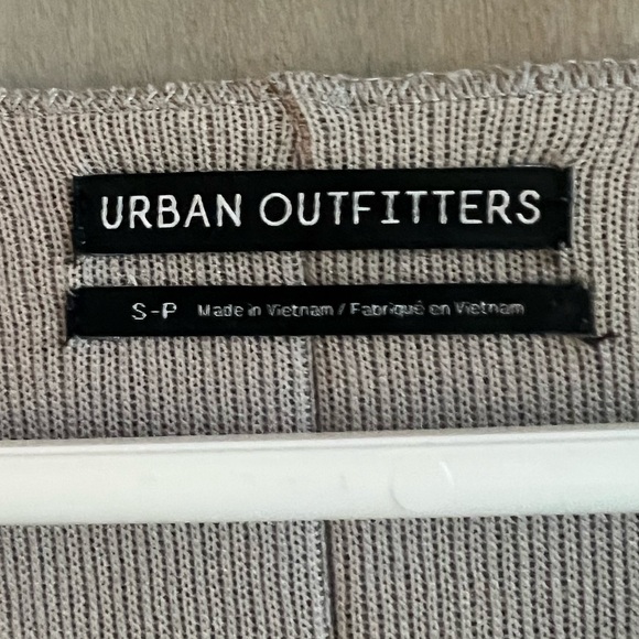 UO Jax Inside Out Notch Neck Top - Picture 2 of 2